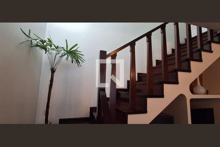 Escada de casa à venda com 3 quartos, 200m² em Barcelona, São Caetano do Sul