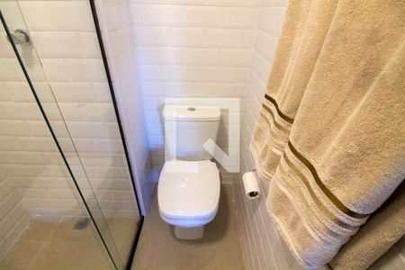 Banheiro de kitnet/studio para alugar com 1 quarto, 22m² em Jardim das Acacias, São Paulo