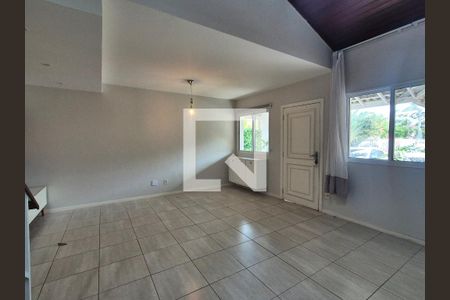 Sala  de casa de condomínio à venda com 4 quartos, 122m² em Recreio dos Bandeirantes, Rio de Janeiro