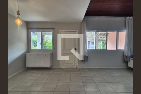 Sala  de casa de condomínio à venda com 4 quartos, 122m² em Recreio dos Bandeirantes, Rio de Janeiro