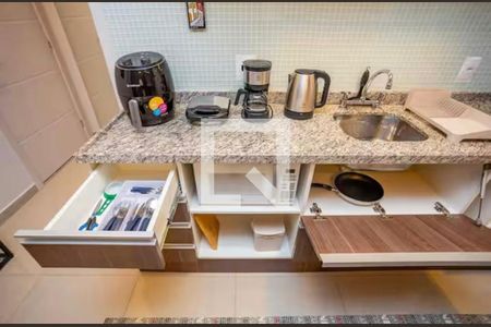 Cozinha de apartamento para alugar com 1 quarto, 31m² em Centro Cívico, Curitiba