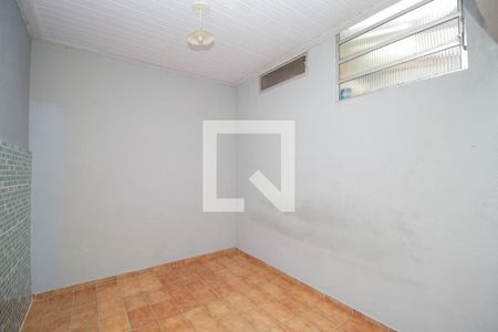 Sala/Quarto de casa para alugar com 1 quarto, 40m² em Vila Serralheiro, São Paulo