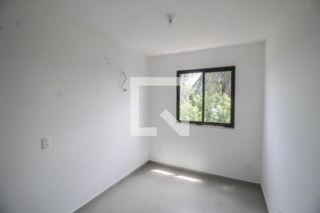 Quarto 1 de apartamento para alugar com 2 quartos, 50m² em Nossa Senhora das Gracas, Nova Iguaçu
