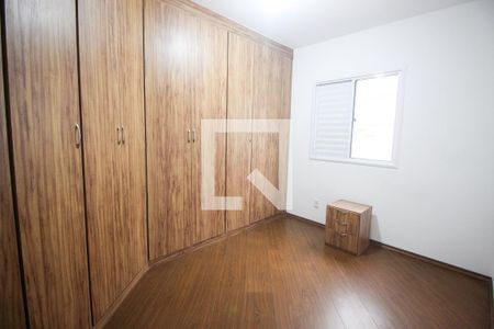 Quarto 1 de apartamento à venda com 2 quartos, 52m² em Jardim Henriqueta, Taboão da Serra