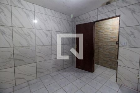 Quarto 2 de casa para alugar com 2 quartos, 75m² em Vila Janete, Carapicuíba