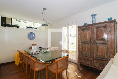 Sala de casa à venda com 4 quartos, 323m² em Jardim Leonor, São Paulo