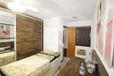 Suíte 1 de casa à venda com 2 quartos, 250m² em Bom Jesus, Porto Alegre