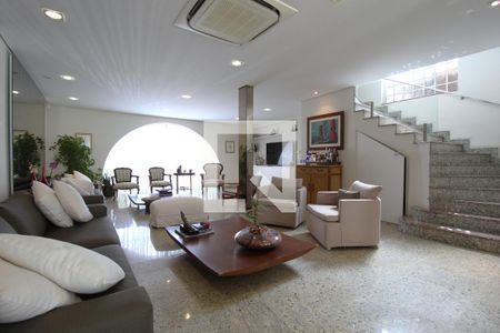 Sala de casa à venda com 4 quartos, 315m² em Planalto Paulista, São Paulo