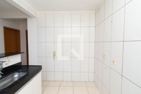 Cozinha e Área de Serviço de apartamento para alugar com 2 quartos, 44m² em Califórnia, Contagem