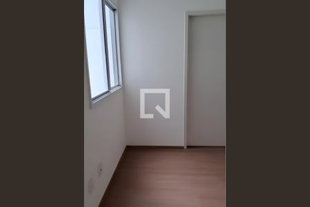 Corredor de apartamento para alugar com 2 quartos, 48m² em Palmeiras, Belo Horizonte