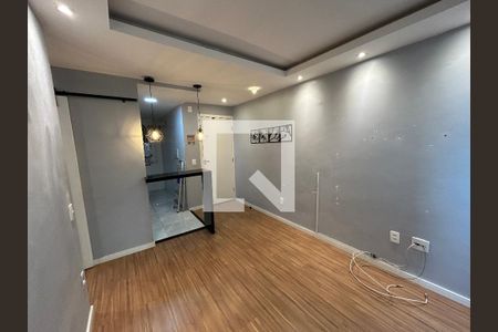 Sala de apartamento para alugar com 2 quartos, 40m² em Cascadura, Rio de Janeiro