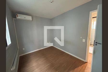 Quarto 1 de apartamento para alugar com 2 quartos, 40m² em Cascadura, Rio de Janeiro
