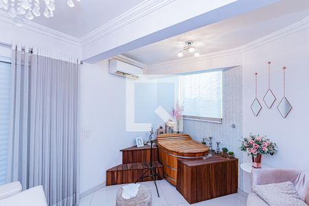 Quarto de Serviço 2 de casa à venda com 3 quartos, 196m² em Parque Sao Domingos, São Paulo