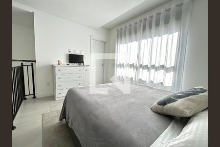 Suíte  de apartamento para alugar com 1 quarto, 74m² em Centro, Florianópolis