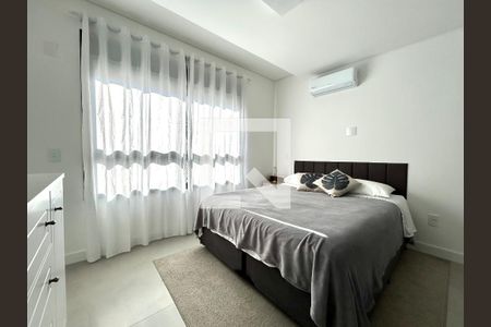 Suíte de apartamento para alugar com 1 quarto, 74m² em Centro, Florianópolis
