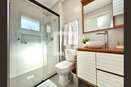 Banheiro suíte  de apartamento para alugar com 1 quarto, 74m² em Centro, Florianópolis