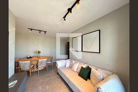 Sala  de apartamento à venda com 3 quartos, 94m² em Vila Cordeiro, São Paulo