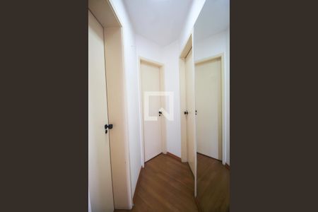 Corredor de apartamento para alugar com 2 quartos, 74m² em Jardim Morumbi, São Paulo