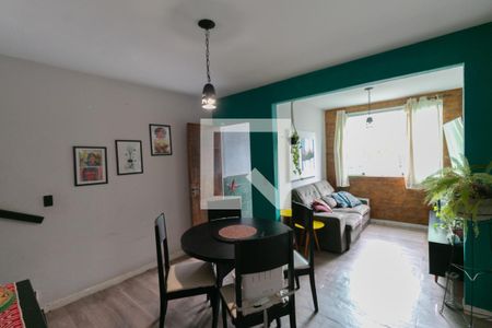 Casa à venda com 3 quartos, 70m² em Santa Rosa, Belo Horizonte