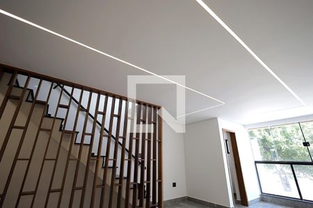 Casa à venda com 3 quartos, 142m² em Parque das Nações, Santo André