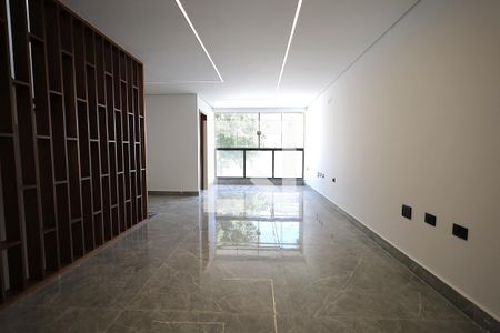 Casa à venda com 3 quartos, 142m² em Parque das Nações, Santo André
