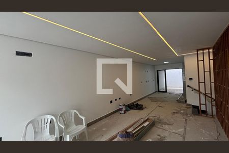 Casa à venda com 3 quartos, 142m² em Parque das Nações, Santo André