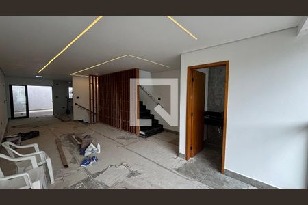 Casa à venda com 3 quartos, 142m² em Parque das Nações, Santo André