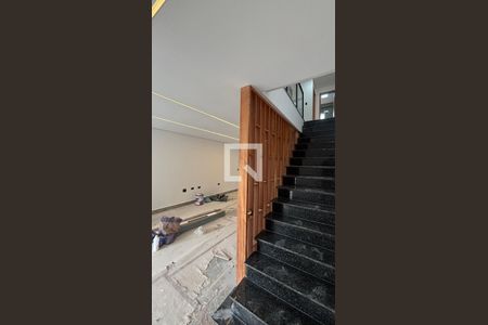 Casa à venda com 3 quartos, 142m² em Parque das Nações, Santo André