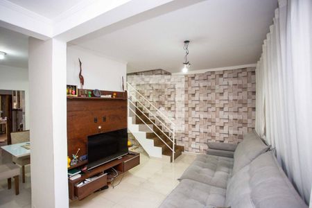 Sala de TV de casa à venda com 3 quartos, 252m² em Centro, Diadema