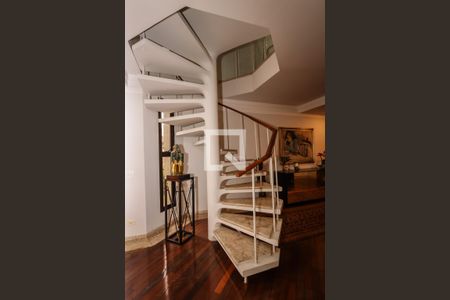 Escada de apartamento à venda com 2 quartos, 157m² em Vila Morumbi, São Paulo