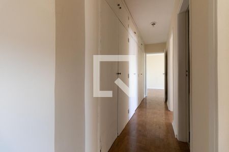 Corredor de apartamento à venda com 3 quartos, 126m² em Aclimação, São Paulo