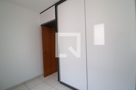 Quarto 2 de apartamento para alugar com 2 quartos, 51m² em Jardim Espanha, Uberlândia