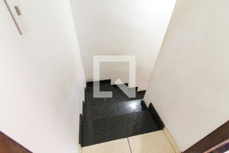 Escada de casa de condomínio à venda com 2 quartos, 72m² em Parada Xv de Novembro, São Paulo