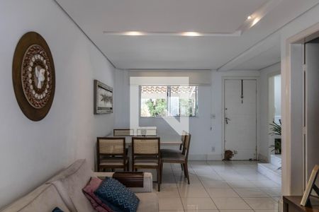 Sala de casa à venda com 3 quartos, 120m² em Buritis, Belo Horizonte