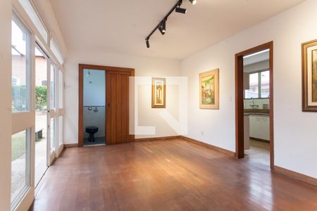 Sala de casa de condomínio à venda com 4 quartos, 350m² em Condomínio Retiro das Pedras, Brumadinho