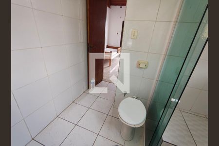 Banheiro Social de kitnet/studio para alugar com 1 quarto, 25m² em Curicica, Rio de Janeiro