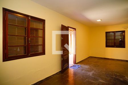 Sala de casa à venda com 3 quartos, 165m² em Itaipu, Niterói