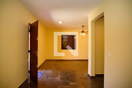 Sala de casa à venda com 3 quartos, 165m² em Itaipu, Niterói