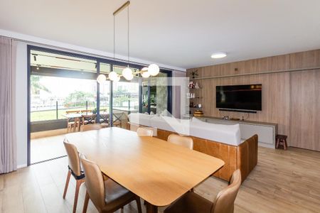 Sala de apartamento à venda com 3 quartos, 154m² em Moema, São Paulo