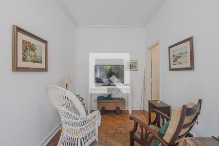 Sala de TV de casa à venda com 4 quartos, 270m² em Alto de Pinheiros, São Paulo