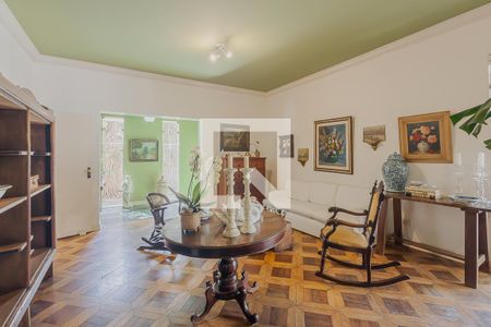 Sala de casa à venda com 4 quartos, 270m² em Alto de Pinheiros, São Paulo