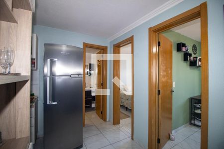 Corredor de apartamento à venda com 2 quartos, 43m² em São José, Porto Alegre