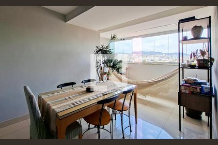 Sala de apartamento à venda com 3 quartos, 89m² em Sagrada Família, Belo Horizonte