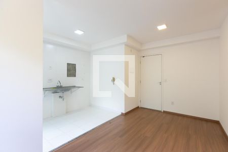 Sala de apartamento para alugar com 2 quartos, 47m² em Vila Carmosina, São Paulo