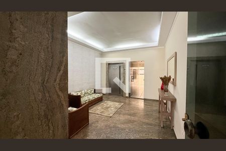 Hall de entrada de apartamento para alugar com 3 quartos, 175m² em Centro, Guarujá