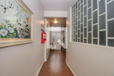 Hall de entrada de apartamento à venda com 2 quartos, 83m² em Rio Branco, Porto Alegre