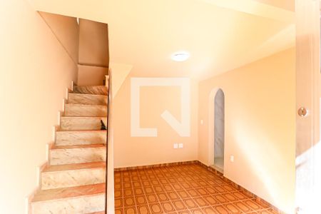 Sala de casa para alugar com 2 quartos, 105m² em Pilares, Rio de Janeiro