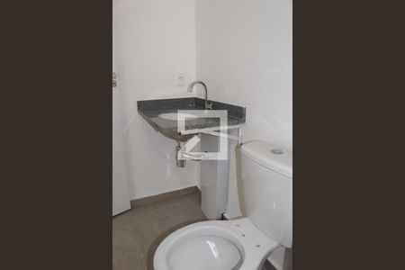 banheiro  de kitnet/studio à venda com 1 quarto, 23m² em Vila Buarque, São Paulo