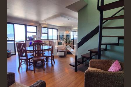 Sala de apartamento para alugar com 3 quartos, 180m² em Barra da Tijuca, Rio de Janeiro