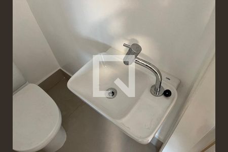 Lavabo de apartamento para alugar com 2 quartos, 270m² em Perdizes, São Paulo